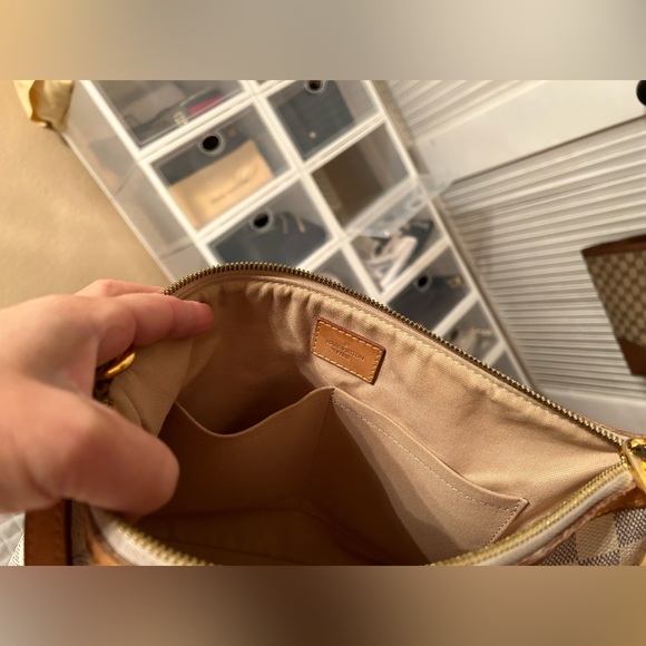 Traded** Louis Vuitton crossbody bag - Picture 16 of 16